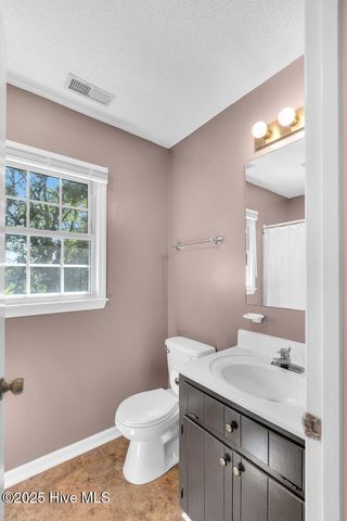 1151 Lakeview Avenue, Richlands, NC 28574