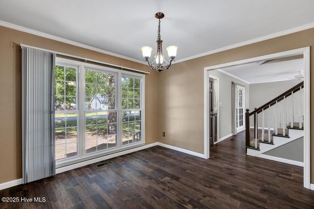 1151 Lakeview Avenue, Richlands, NC 28574