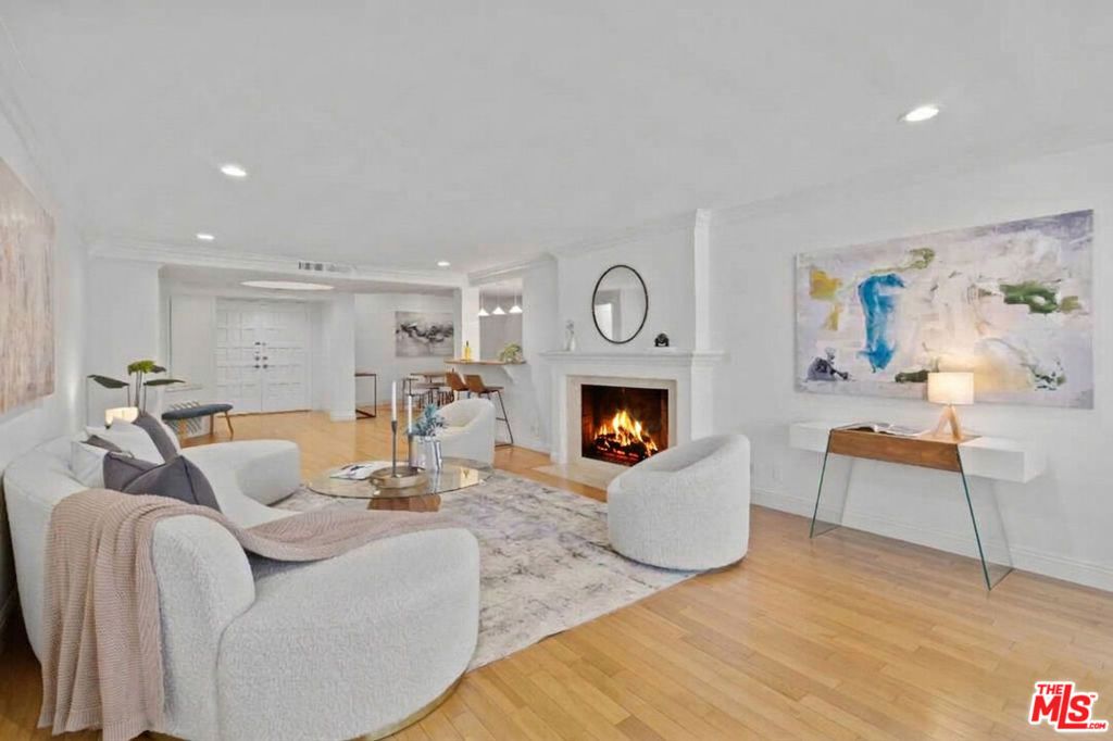 Image 1 of property listing at 1531 Camden Avenue 106, Los Angeles, CA 90025