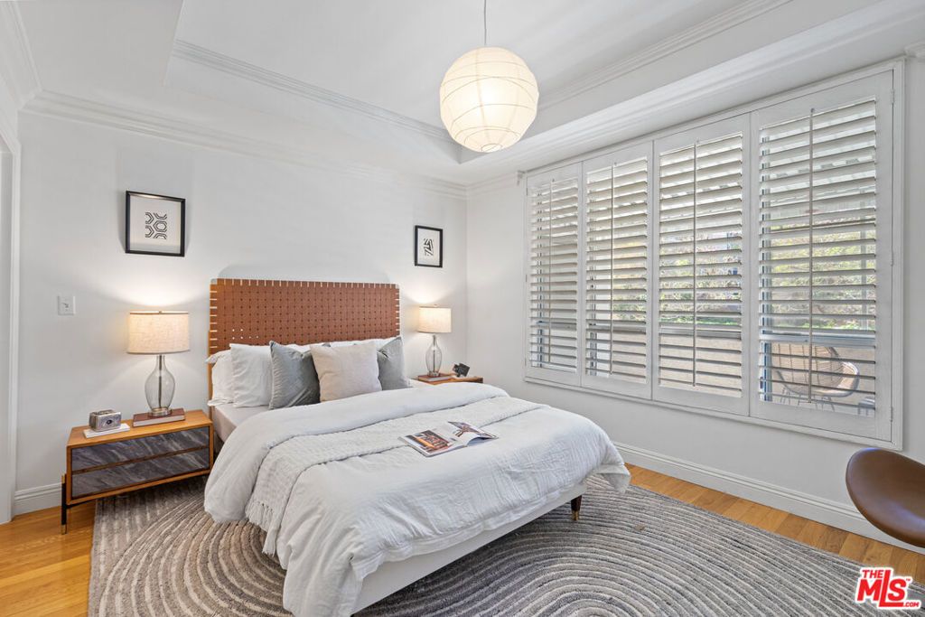 Image 10 of property listing at 1531 Camden Avenue 106, Los Angeles, CA 90025