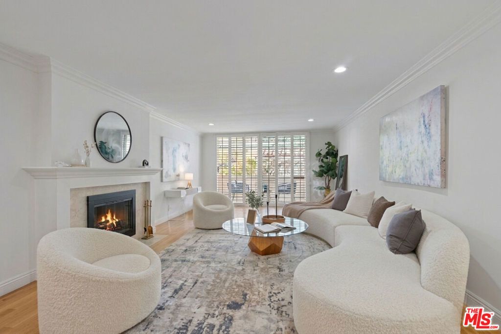 Image 2 of property listing at 1531 Camden Avenue 106, Los Angeles, CA 90025