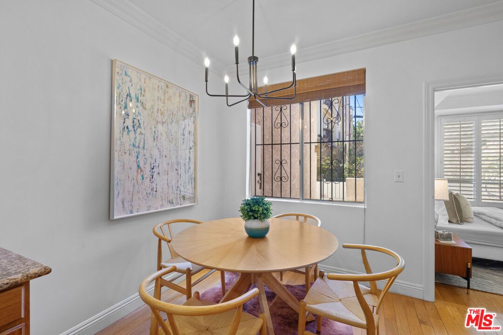 Image 7 of property listing at 1531 Camden Avenue 106, Los Angeles, CA 90025