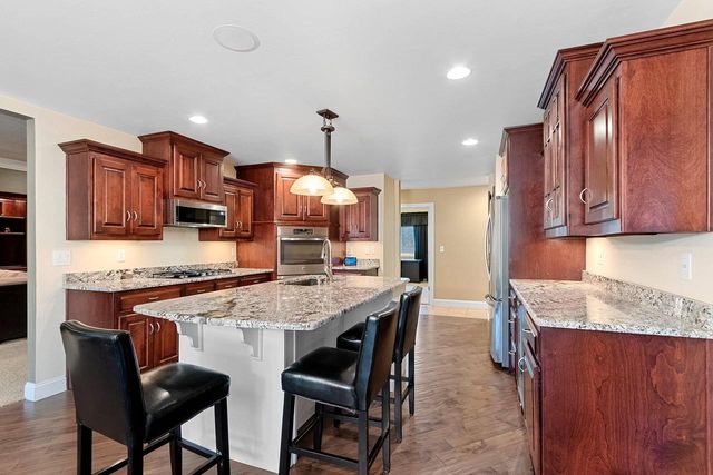 425 HILL HAVEN COURT, Little Suamico, WI 54141