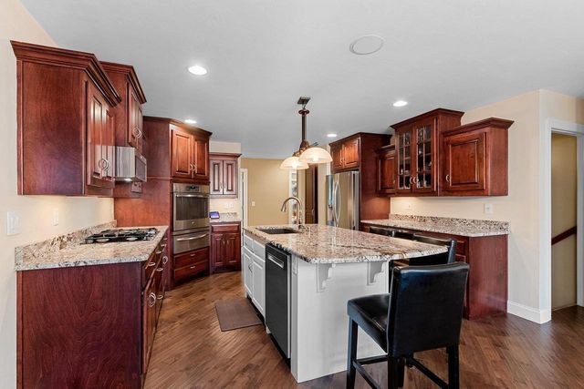 425 HILL HAVEN COURT, Little Suamico, WI 54141