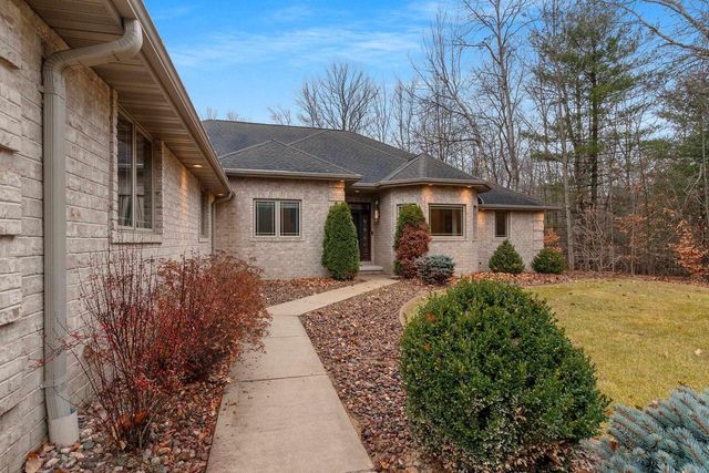 425 HILL HAVEN COURT, Little Suamico, WI 54141