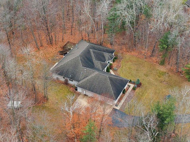 425 HILL HAVEN COURT, Little Suamico, WI 54141