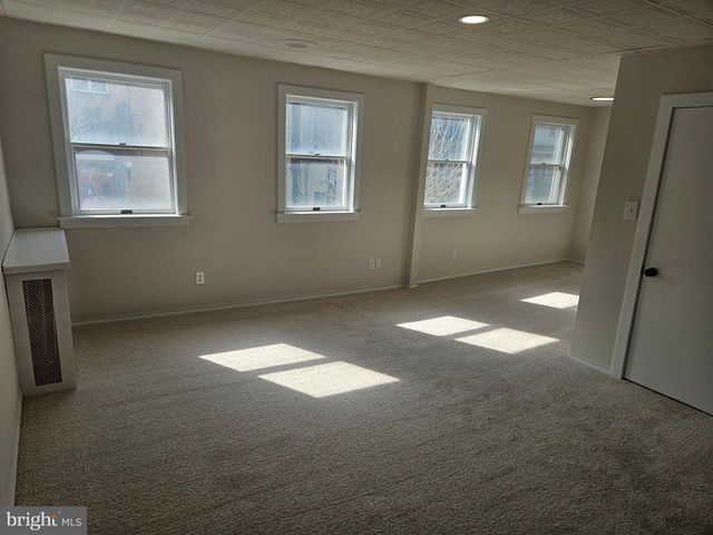 253 W BROAD ST, Tamaqua, PA 18252