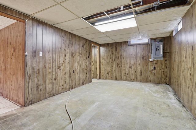 8526 W Center STREET, Milwaukee, WI 53222