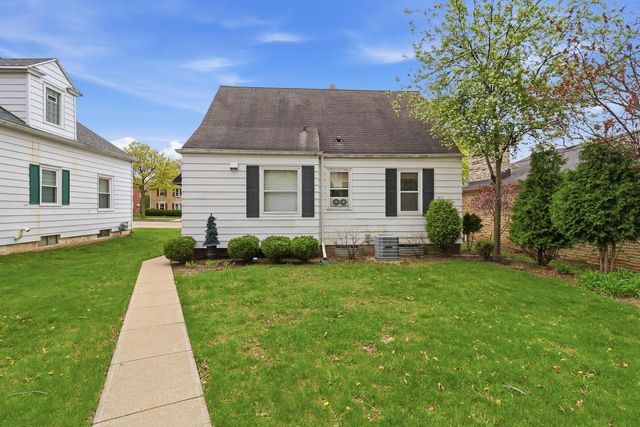 8526 W Center STREET, Milwaukee, WI 53222