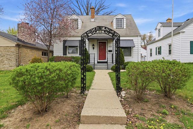 8526 W Center STREET, Milwaukee, WI 53222