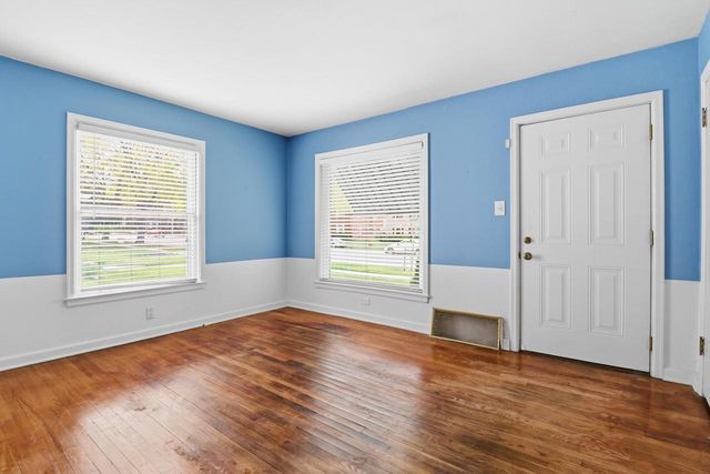 8526 W Center STREET, Milwaukee, WI 53222