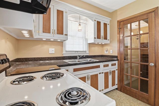 8526 W Center STREET, Milwaukee, WI 53222