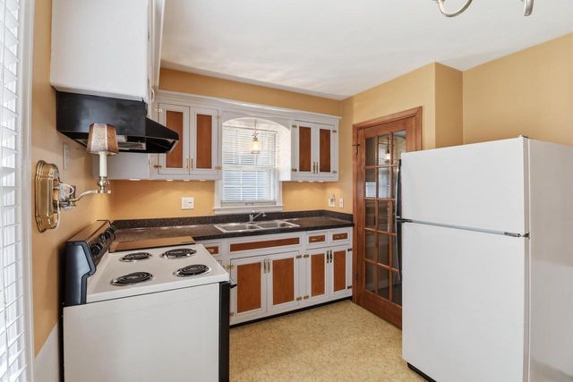 8526 W Center STREET, Milwaukee, WI 53222