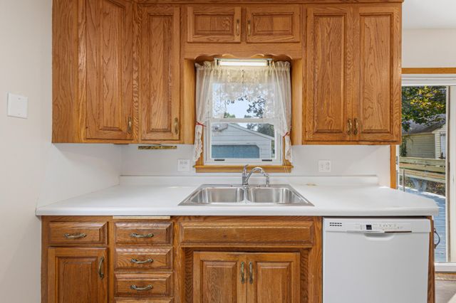 814 11th Street NW, Rochester, MN 55901