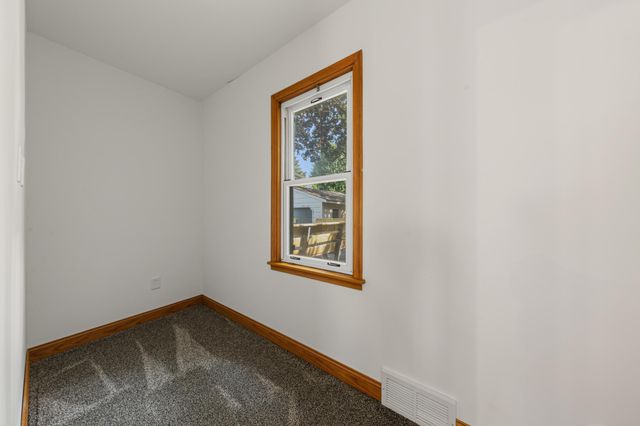 814 11th Street NW, Rochester, MN 55901