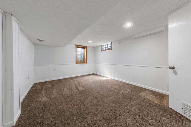 814 11th Street NW, Rochester, MN 55901