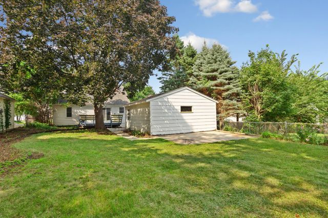 814 11th Street NW, Rochester, MN 55901