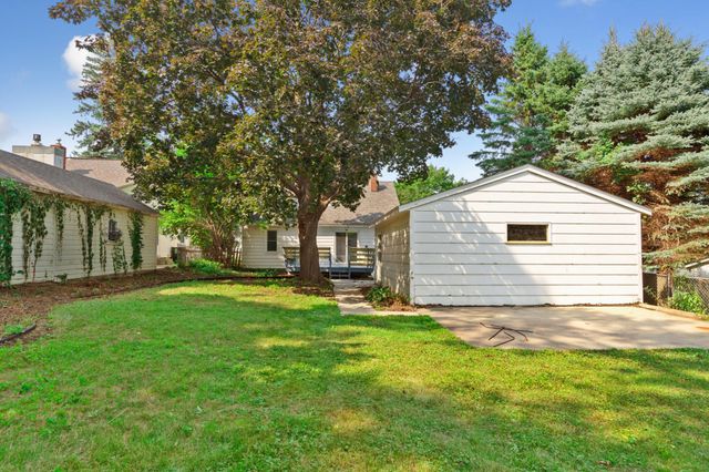 814 11th Street NW, Rochester, MN 55901