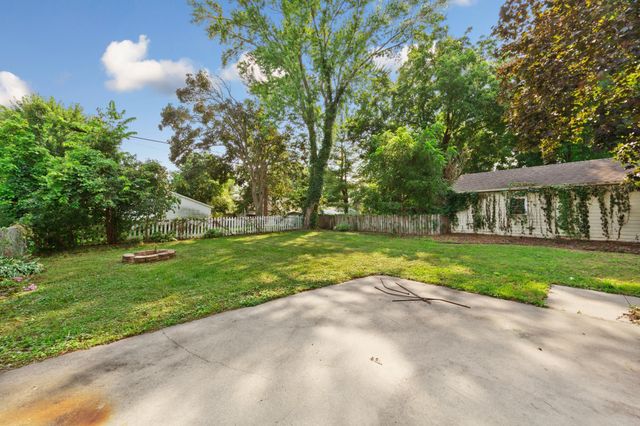 814 11th Street NW, Rochester, MN 55901