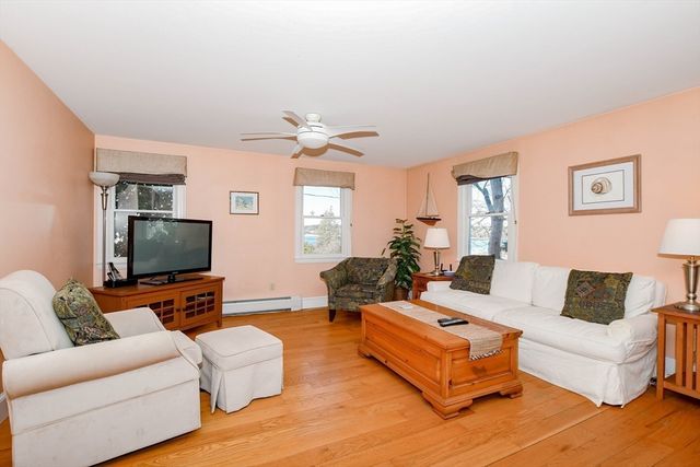 16 Bass Point Road, Marion, MA 02738