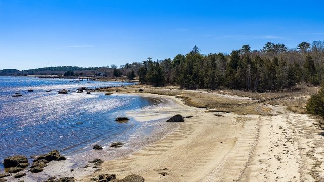 16 Bass Point Road, Marion, MA 02738