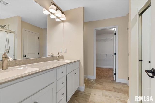 1809 Spartan Drive, Chatham, IL 62629