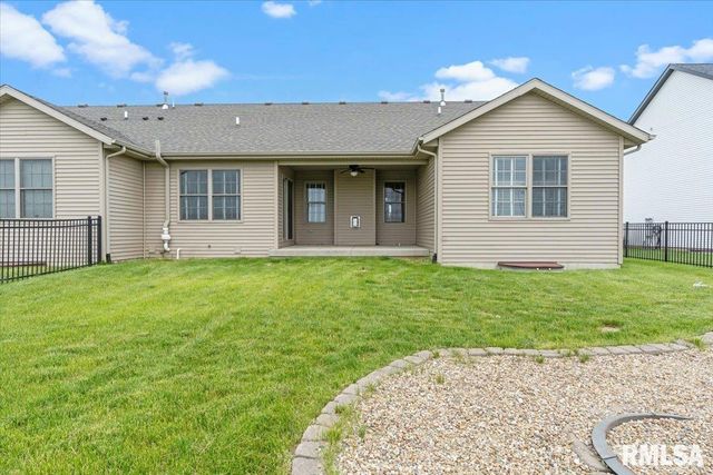 1809 Spartan Drive, Chatham, IL 62629