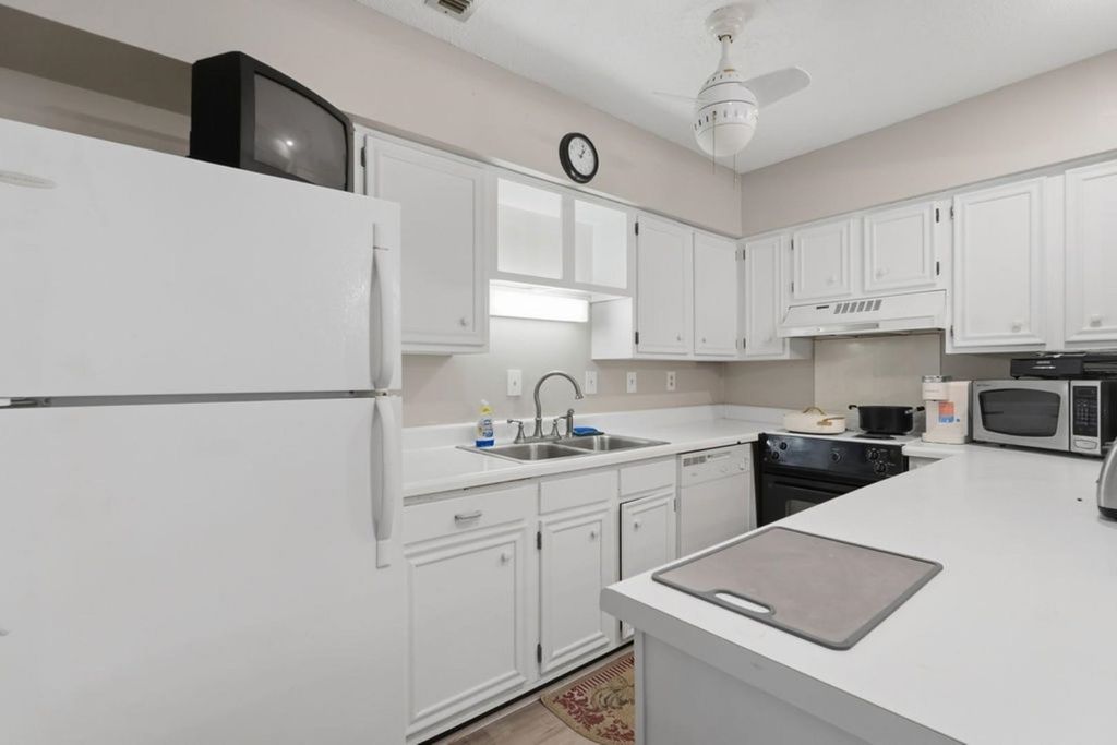 10301 N Kings Hwy Apt 15-6, Myrtle Beach, SC 29572 — photo 3