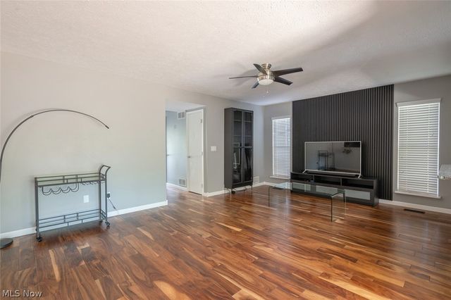 8716 Blossom Drive, Mentor, OH 44060