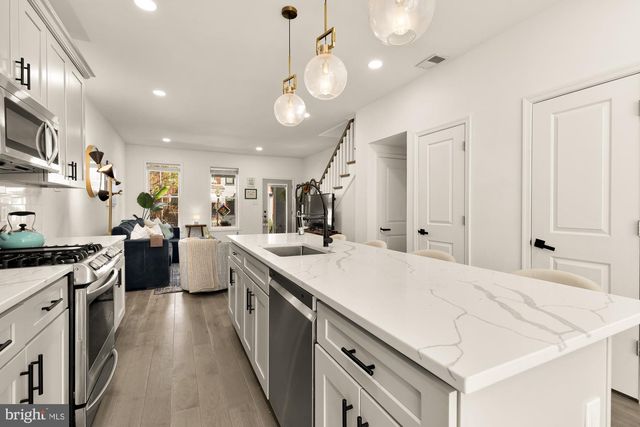 209 CROMWELL TER NE, Washington, DC 20002