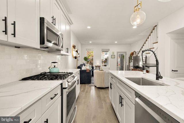 209 CROMWELL TER NE, Washington, DC 20002