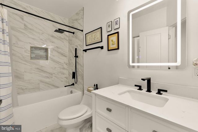 209 CROMWELL TER NE, Washington, DC 20002