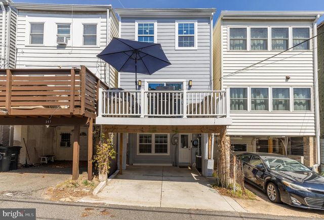 209 CROMWELL TER NE, Washington, DC 20002