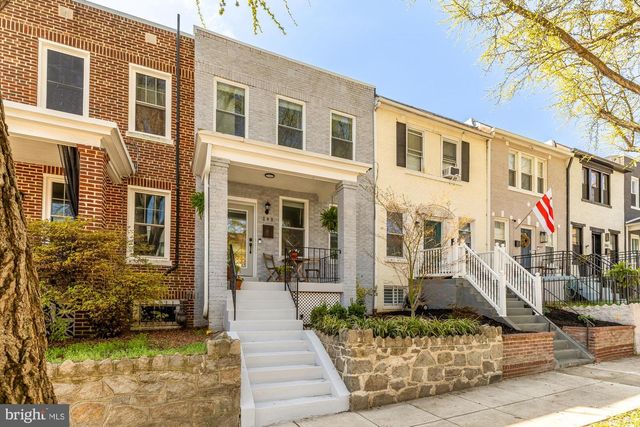 209 CROMWELL TER NE, Washington, DC 20002