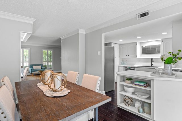 6109 Bullard DR A, Austin, TX 78757