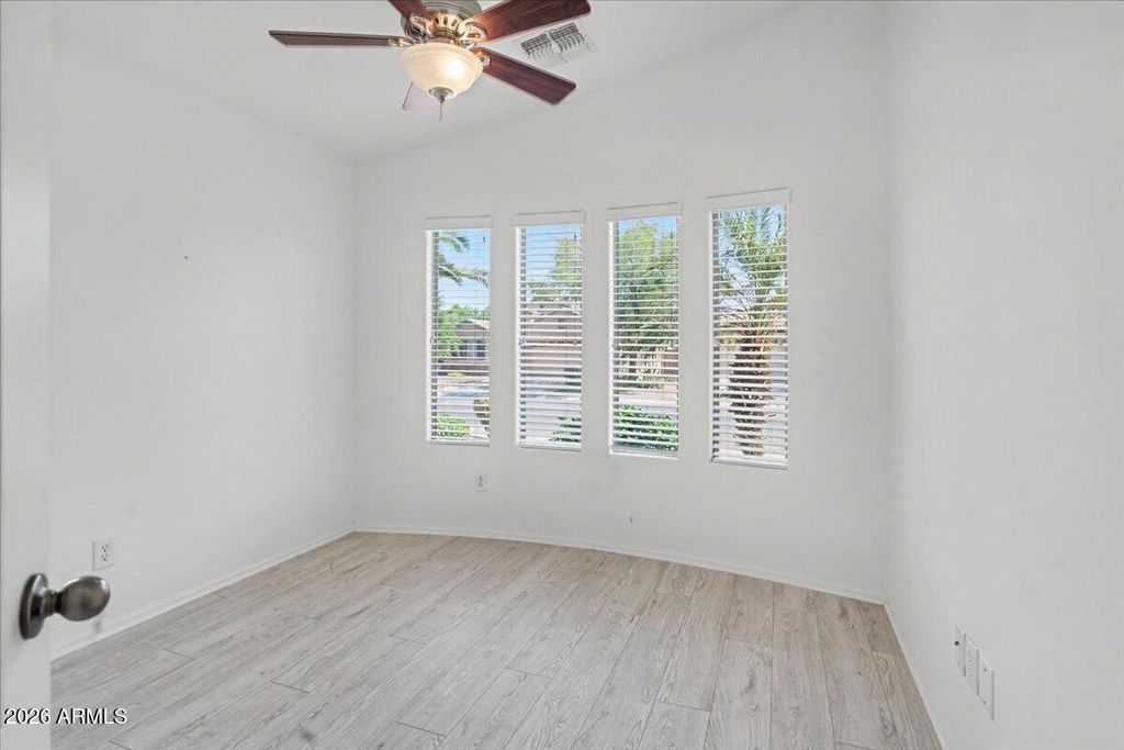 Image 10 of property listing at 24726 N 29th Place, Phoenix, AZ 85024