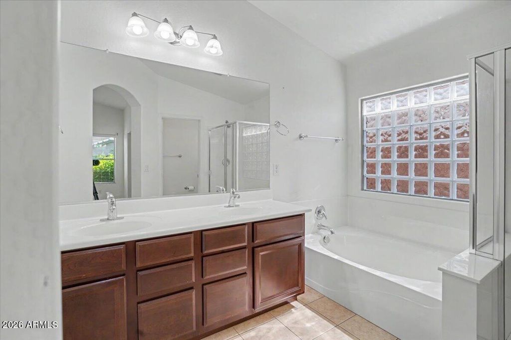 Image 18 of property listing at 24726 N 29th Place, Phoenix, AZ 85024