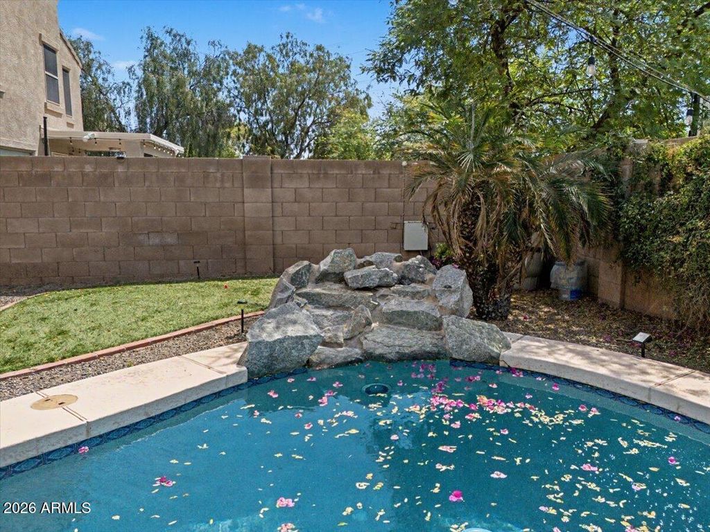 Image 27 of property listing at 24726 N 29th Place, Phoenix, AZ 85024