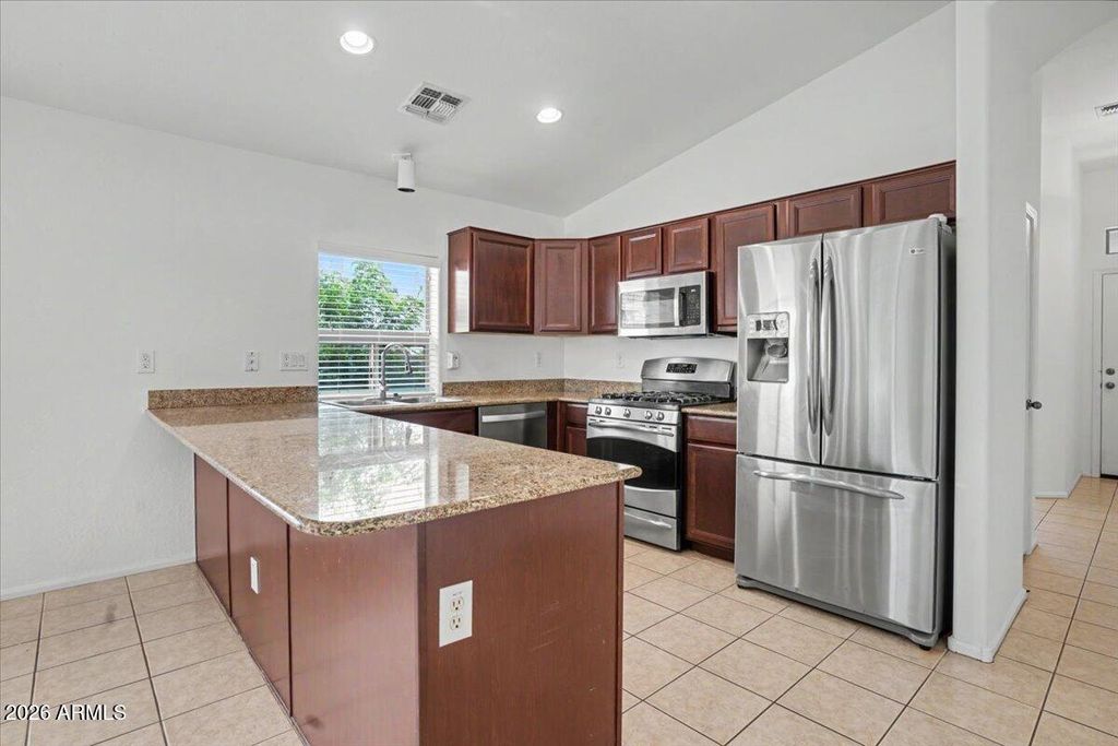 Image 6 of property listing at 24726 N 29th Place, Phoenix, AZ 85024