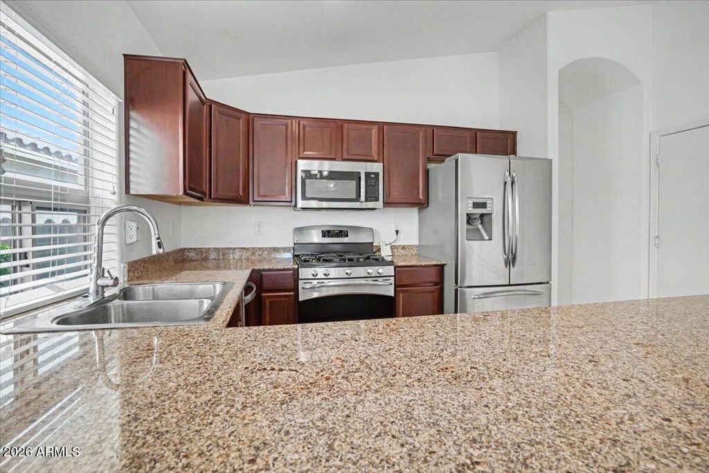 Image 7 of property listing at 24726 N 29th Place, Phoenix, AZ 85024