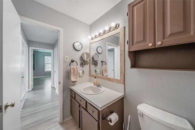 1233 Fair Oaks Drive, Irving, TX 75060
