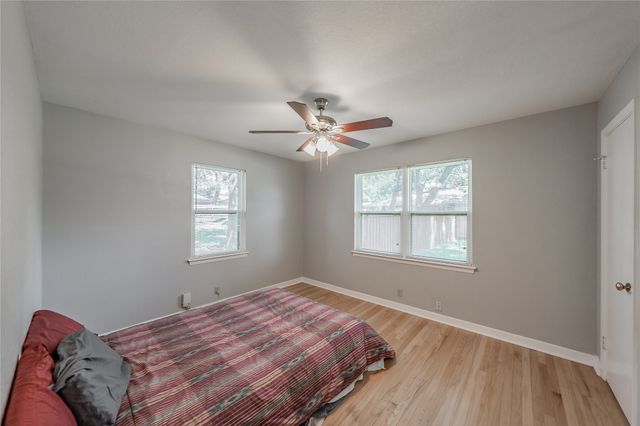 1233 Fair Oaks Drive, Irving, TX 75060