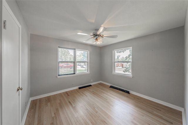 1233 Fair Oaks Drive, Irving, TX 75060