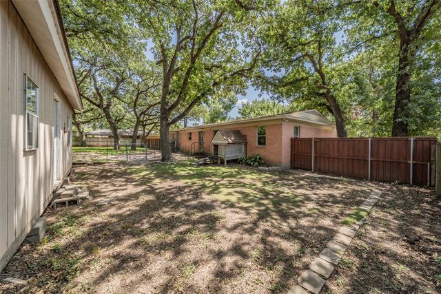 1233 Fair Oaks Drive, Irving, TX 75060