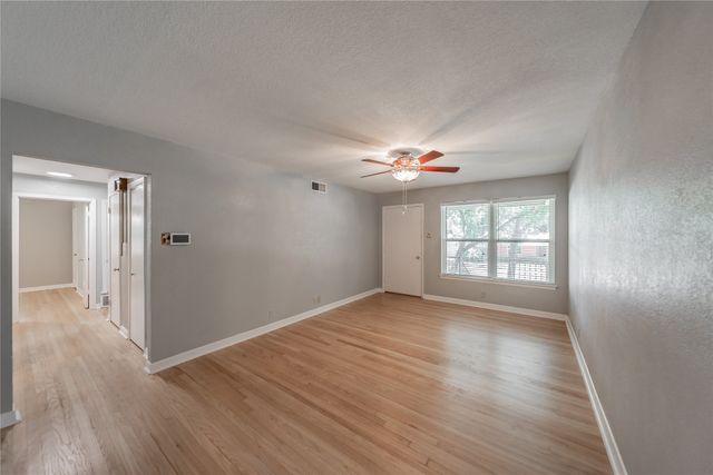 1233 Fair Oaks Drive, Irving, TX 75060