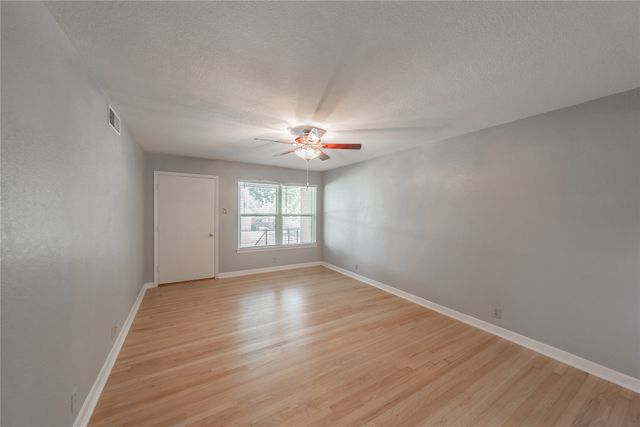 1233 Fair Oaks Drive, Irving, TX 75060