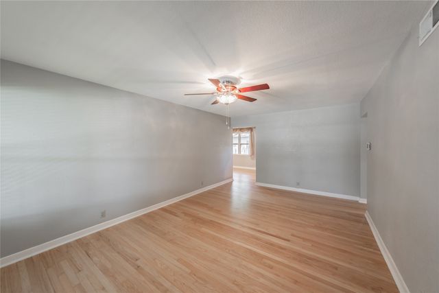 1233 Fair Oaks Drive, Irving, TX 75060