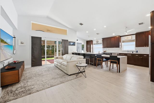 8856 Thames River Drive, Boca Raton, FL 33433