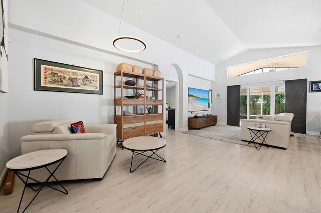 8856 Thames River Drive, Boca Raton, FL 33433