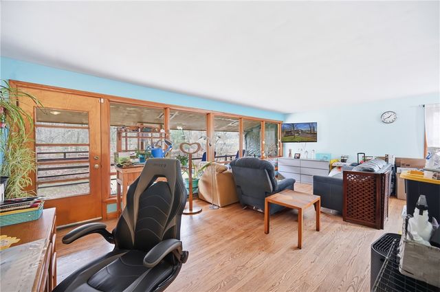 622 Woodland Dr, Pulaski Twp, PA 16143